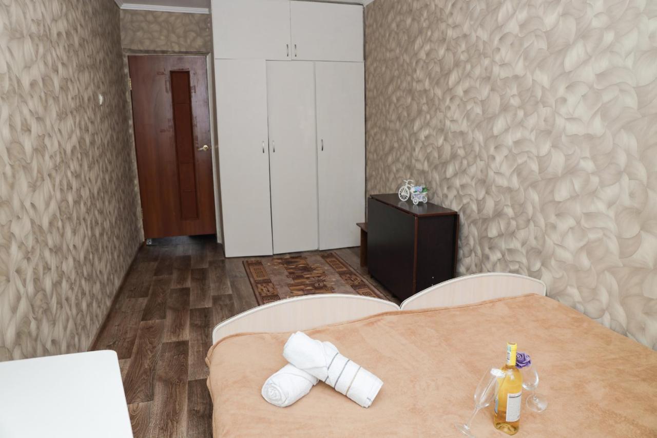 Ferienwohnung Reliablehouse 2-Х Комнатная Квартира В Центре Almaty Exterior foto